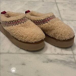 Ugg Tazz Sheepskin Braid Slippers Size 8